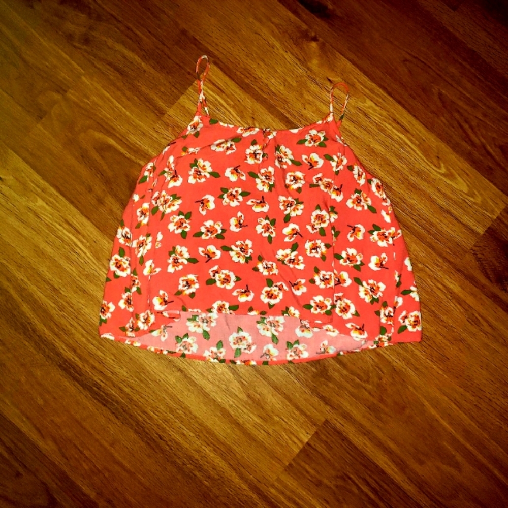 Crop tank size medium